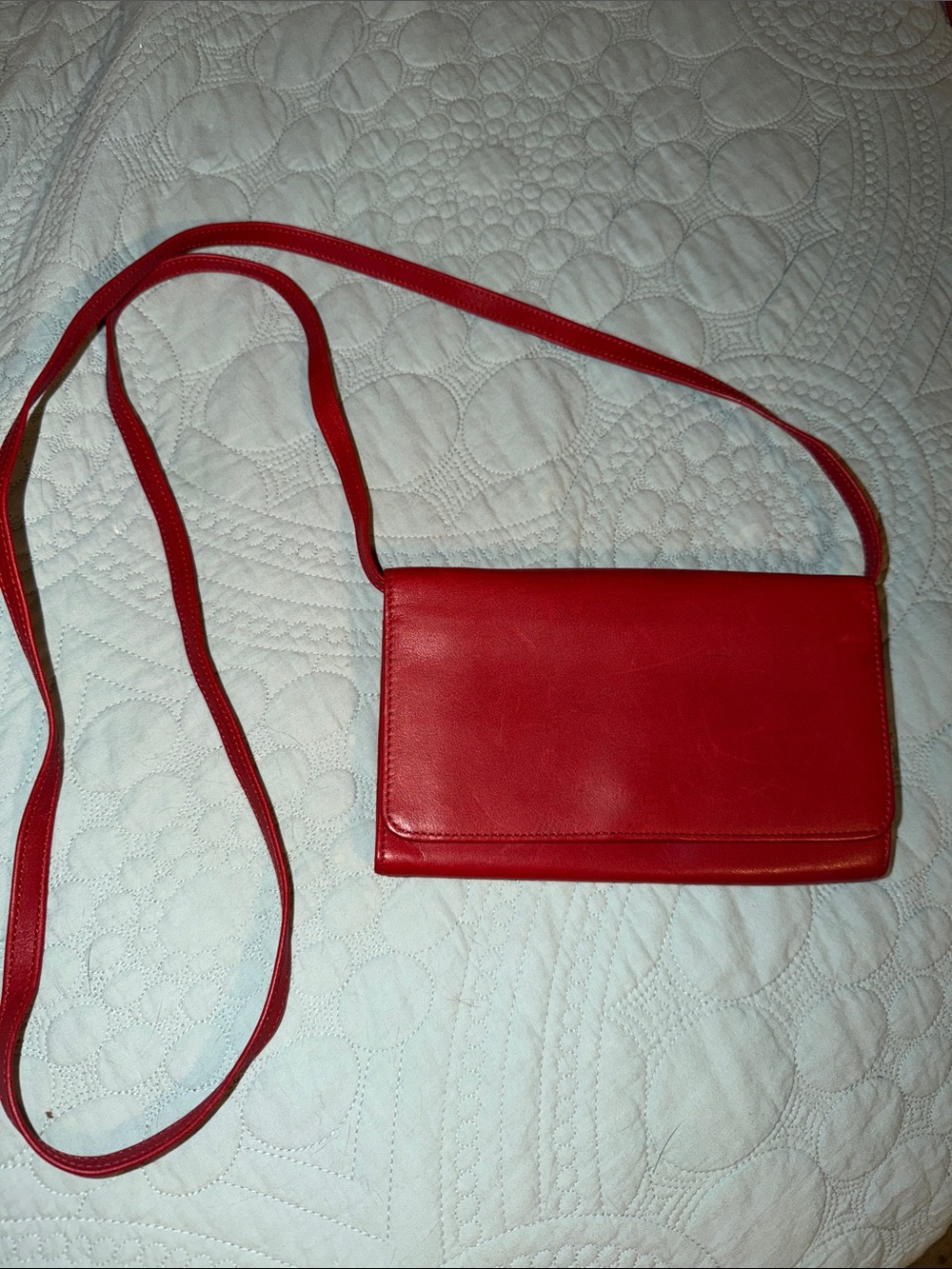 G.H. Bass & Co. Red Leather Crossbody Wallet Bag